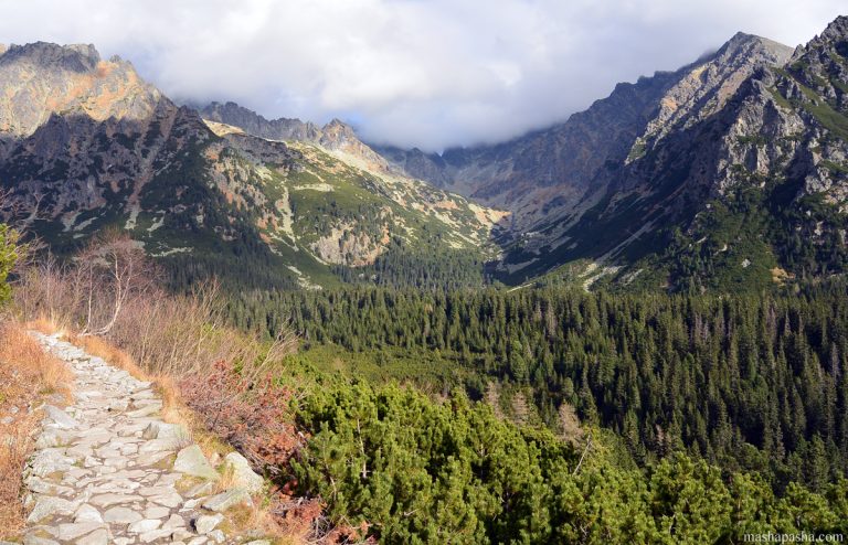 Hiking route from Lake Poprad to Shtrebske pleso