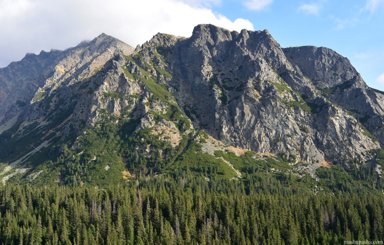 Hiking route from Lake Poprad to Shtrebske pleso