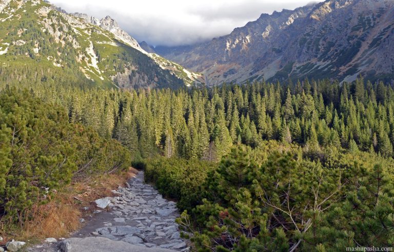 Hiking route from Lake Poprad to Shtrebske pleso
