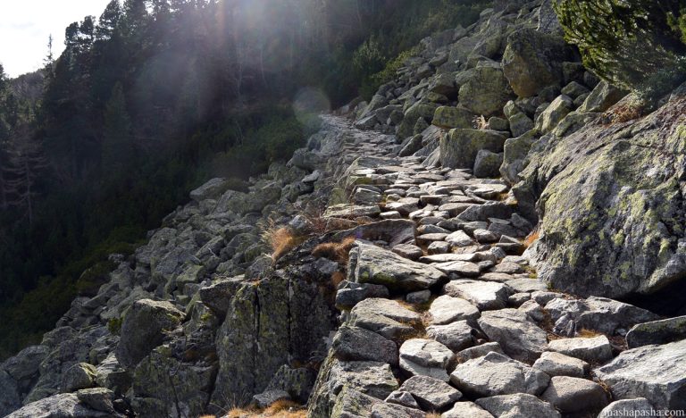 Hiking route from Lake Poprad to Shtrebske pleso