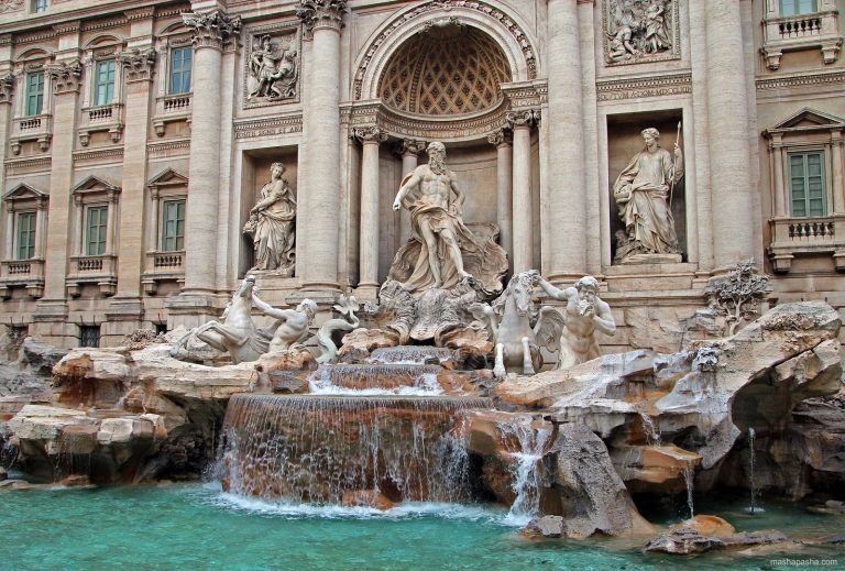 Fountain di Trevi, Rome, Italy