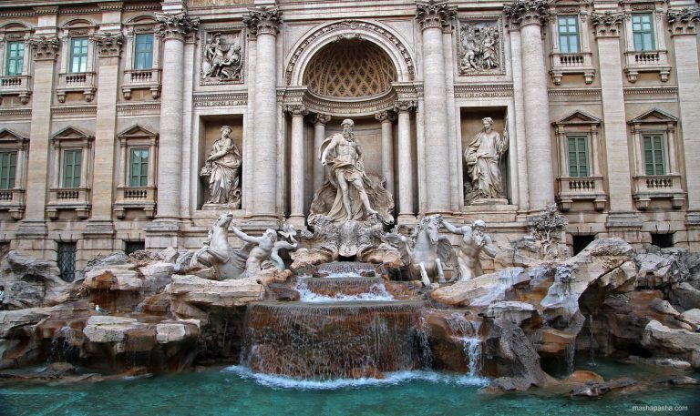Fountain di Trevi, Rome, Italy