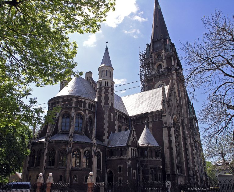 Chiesa delle Sante Olha ed Elisabetta, Lviv