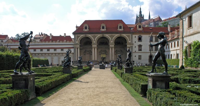 Wallenstein Garden, Prague