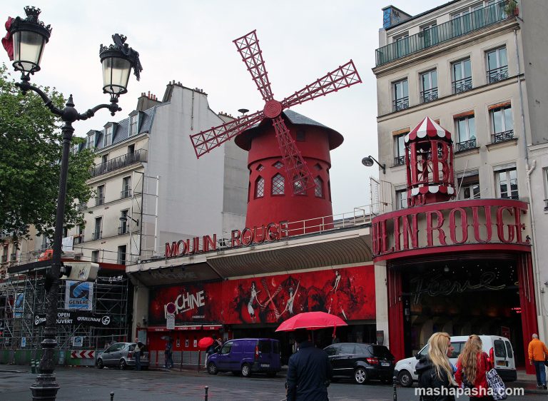 Cabaret Moulin Rouge, Paris