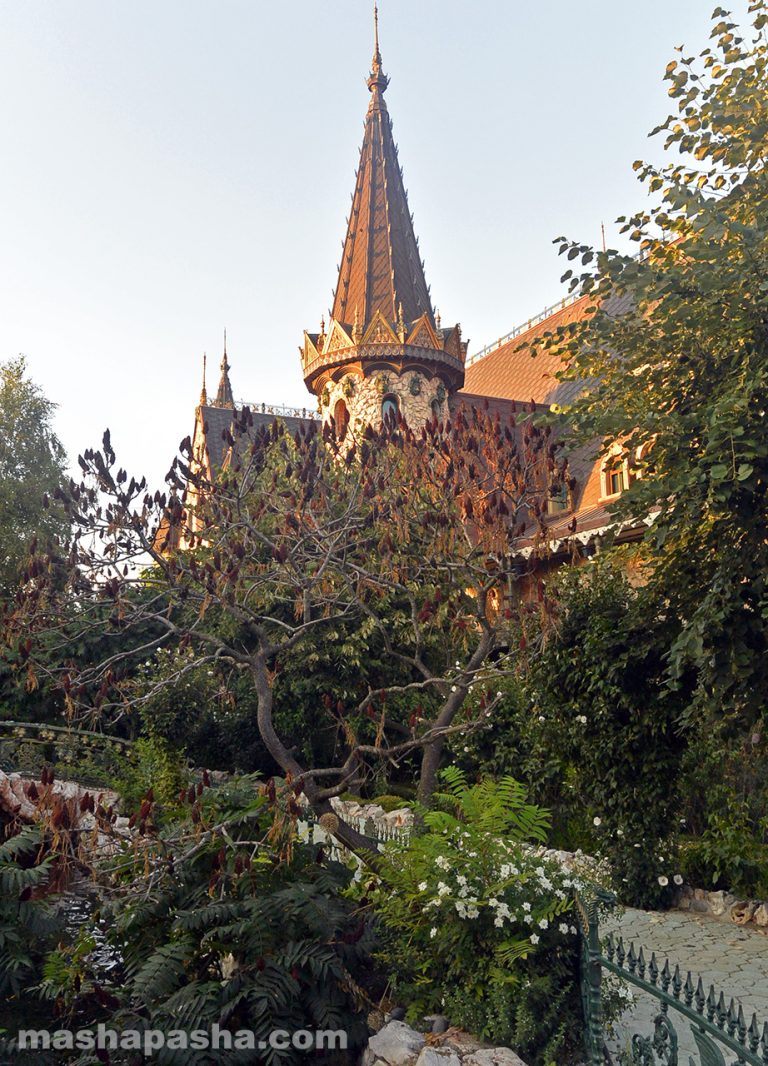 Ravadinovo Castle