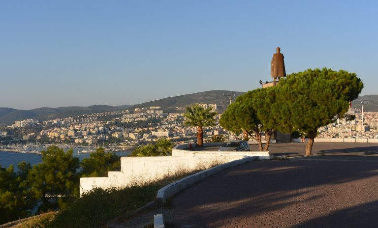 Monument à Atatürk / Mont Kese