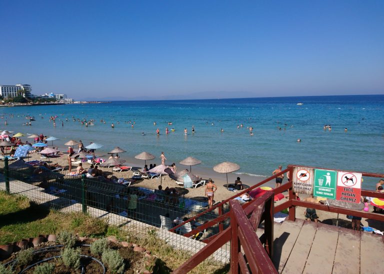 Plage réservée aux femmes à Kusadasi, en Turquie