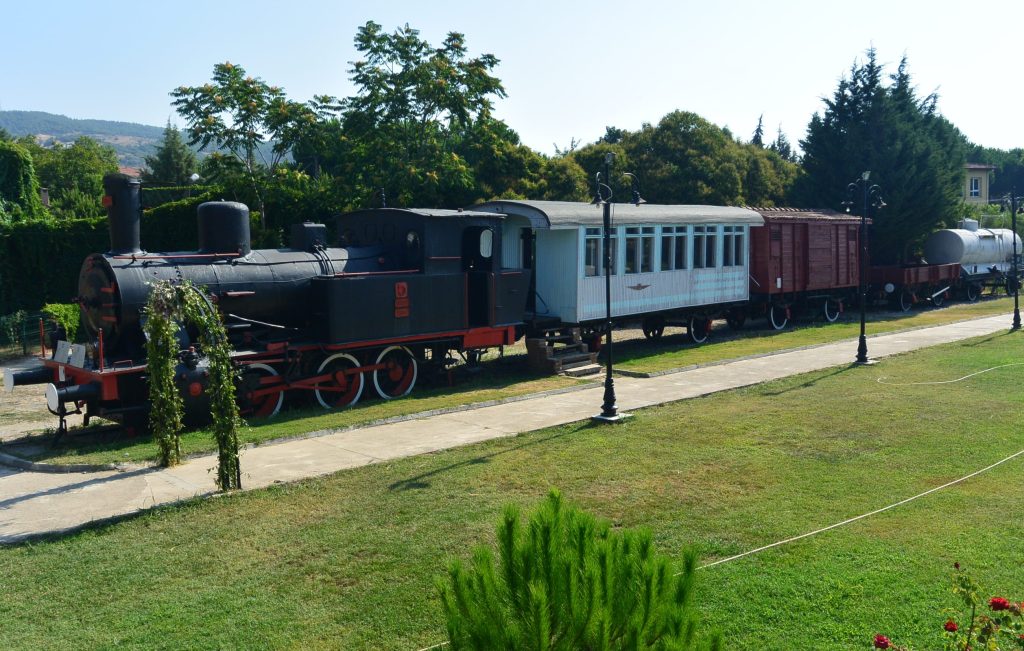 Il territorio del museo delle locomotive a vapore è piccolo, ma ben curato
