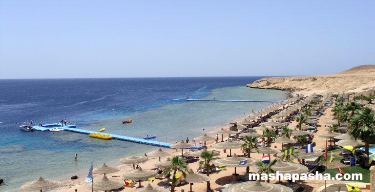 Arrecife de coral y playa de Savoy, Sharm El Sheikh, Egipto
