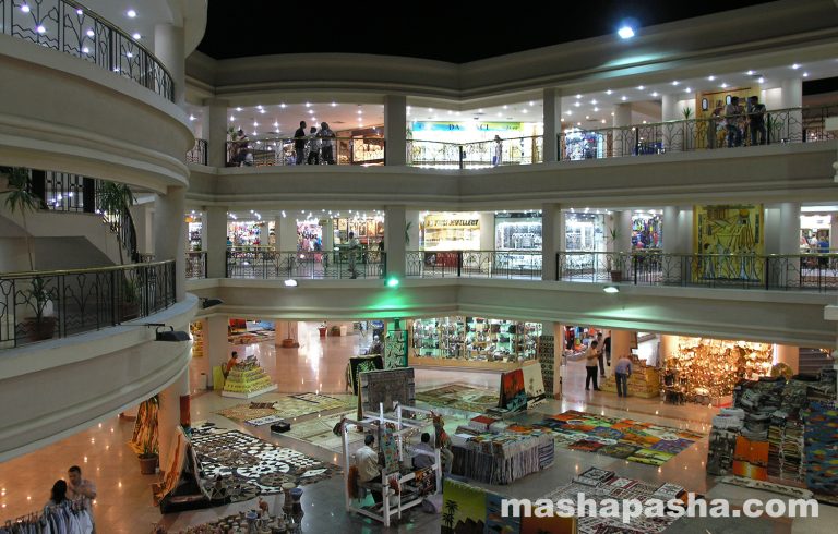 Paseo marítimo y playa de Naama Bay, Sharm El-Sheikh, Egipto