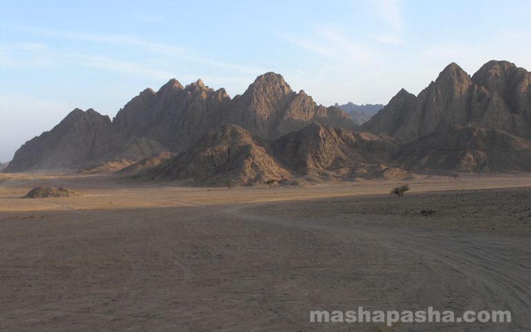Pueblo beduino de Hurgada / Safari en jeep