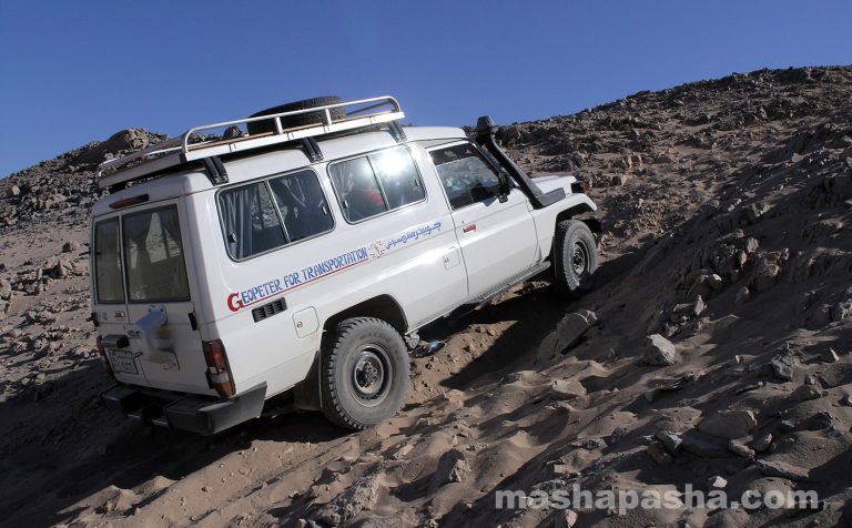 Pueblo beduino de Hurgada / Safari en jeep