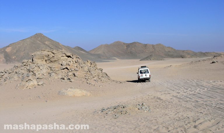 Pueblo beduino de Hurgada / Safari en jeep