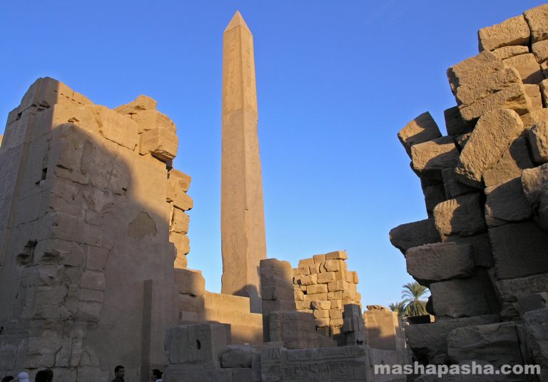 Ancient Egyptian obelisk and temple ruins — Karnak Temple, Luxor, Egypt
