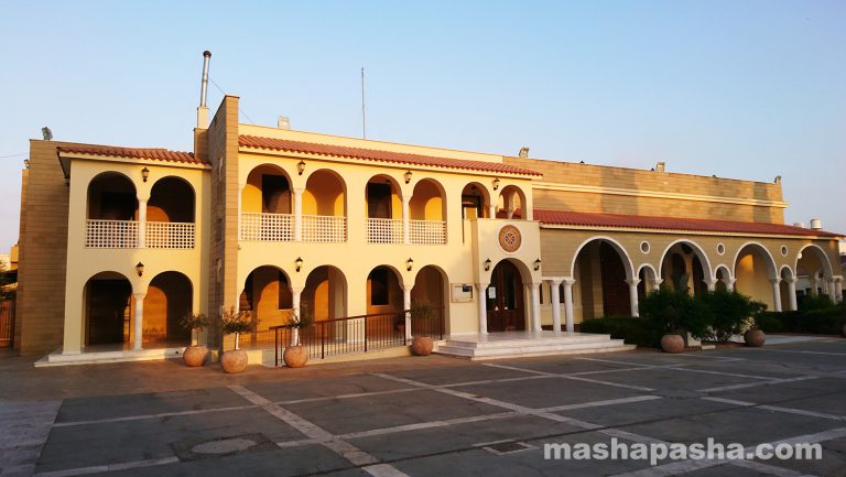 Building on the Square of Churches in Paralimni — Paralimni city center, Cyprus