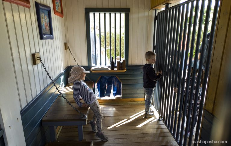 Prison cell in a police station — Playmobil Funpark Germany