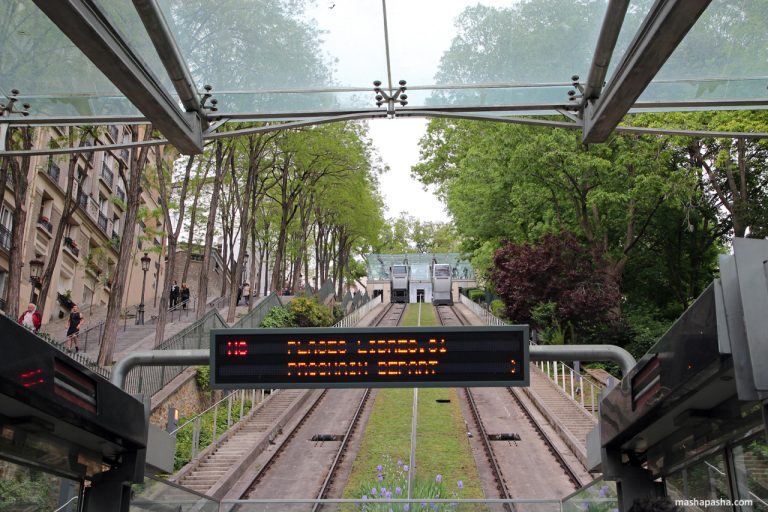 The funicular railway to Sacré-Cœur — Sacre Coeur Cathedral, Paris, France