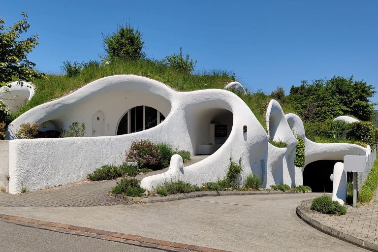 Case-grotta Hobbit, Dietikon