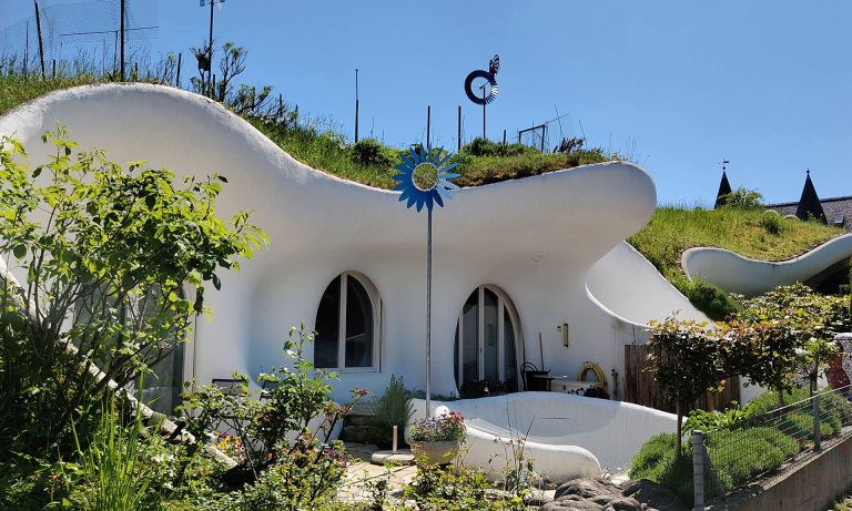 Hobbit houses — Hobbit cave houses, Dietikon