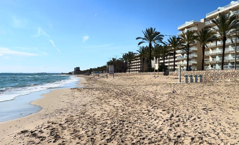 Playa de Calafell, España