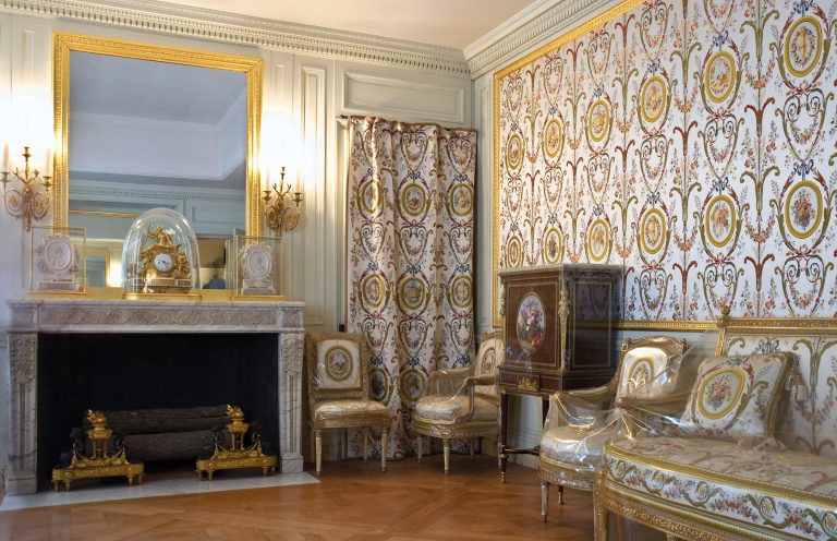 Chateau de Versailles - cabinets intérieurs de la Reine - cabinet du Billard de Marie-Antoinette — Palace of Versailles, France