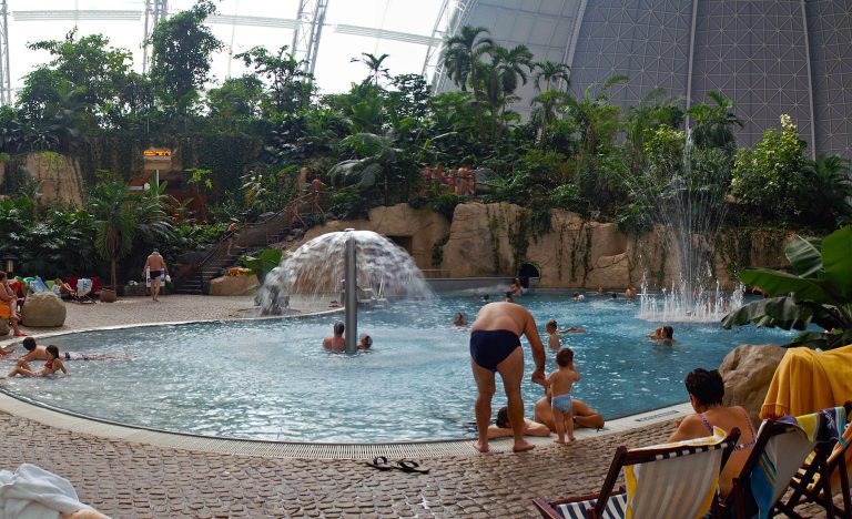 Parque acuático Tropical Islands, Brandeburgo, Alemania