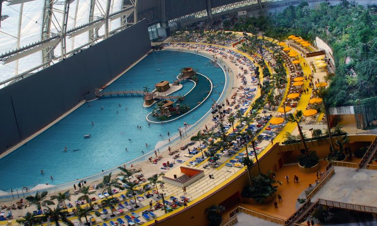 Parque acuático Tropical Islands, Brandeburgo, Alemania