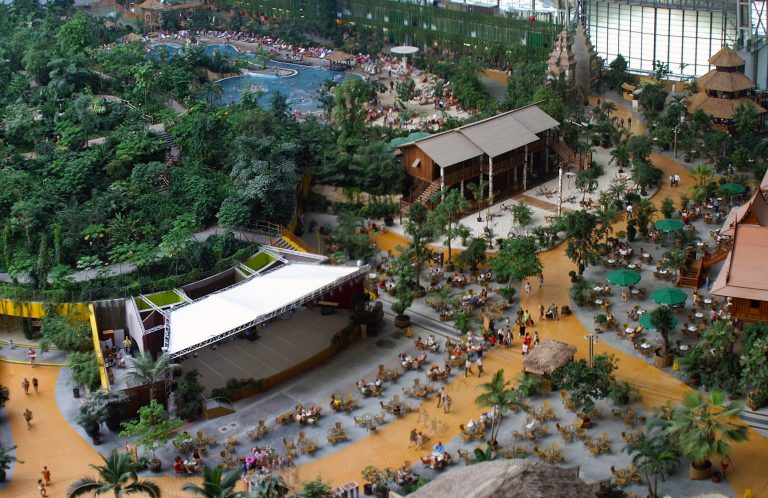 Parque acuático Tropical Islands, Brandeburgo, Alemania