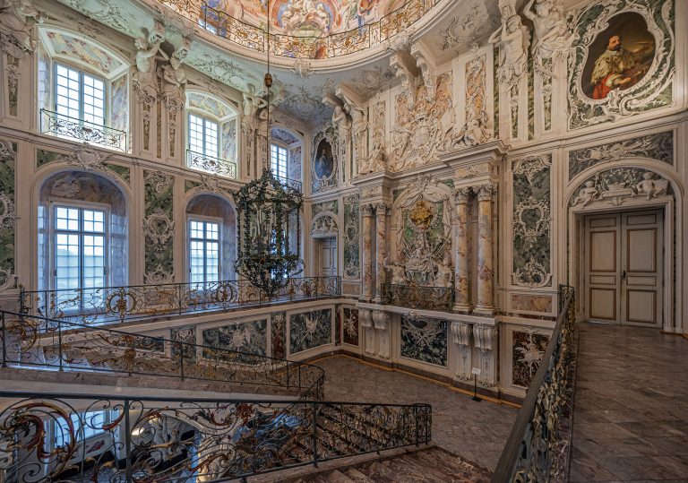 Castillos de Augustusburg y Falkenlust en Brühl, Alemania
