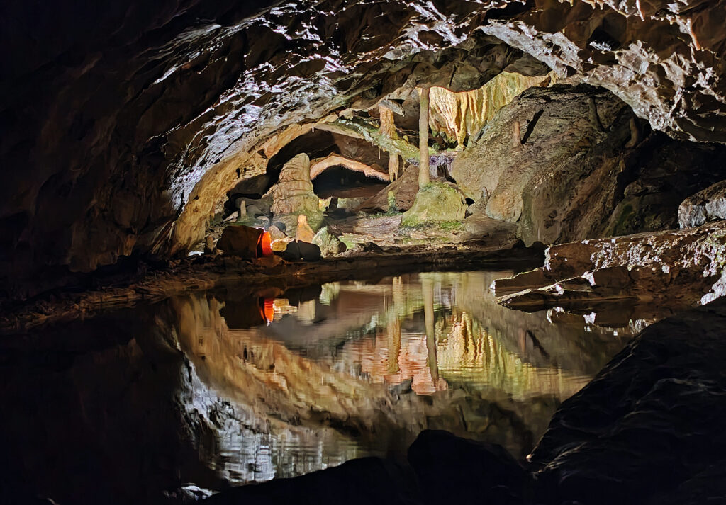 St. Beatus Caves (St. Beatus-Höhlen), Switzerland