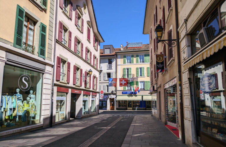 Castello e centro storico di Nyon, Svizzera