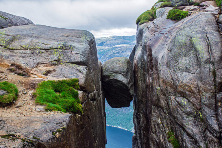 Kjeragbolten boulder, Lysefjord, Norway