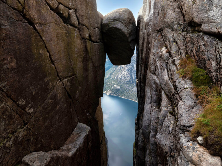 Kjeragbolten boulder, Lysefjord, Norway