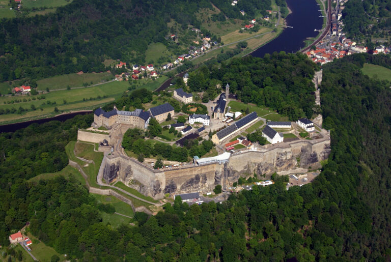Luftaufnahme Festung Königstein im Oktober 2008 — Königstein Fortress, Saxon Switzerland, Germany