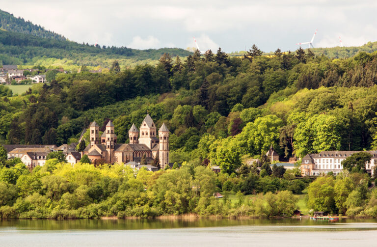 Abadía de Maria Laach, Glees, Renania-Palatinado, Alemania
