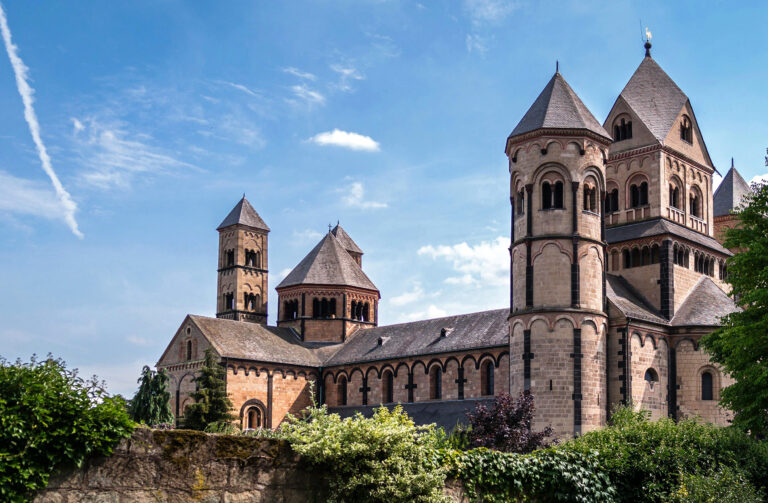 Abadía de Maria Laach, Glees, Renania-Palatinado, Alemania
