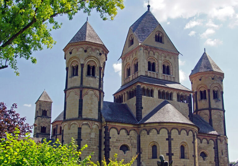 Abadía de Maria Laach, Glees, Renania-Palatinado, Alemania