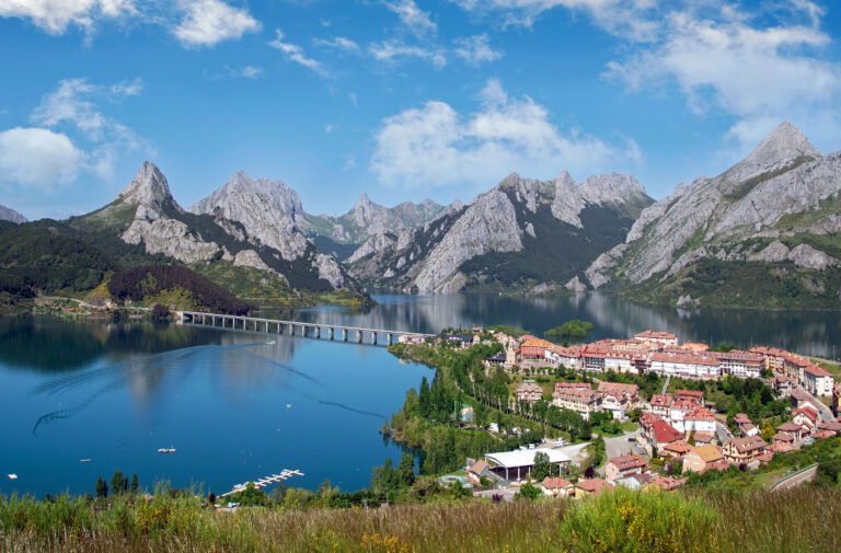 Riaño, España. Picos de Europa — Picos de Europa, España