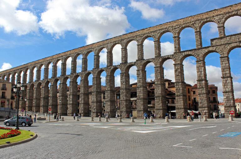 Acueducto romano de Segovia, España