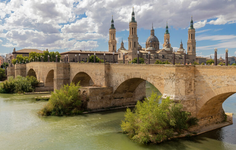 Basílica de Nuestra Señora del Pilar, Zaragoza, España