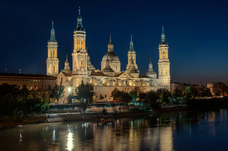 Basílica de Nuestra Señora del Pilar, Zaragoza, España