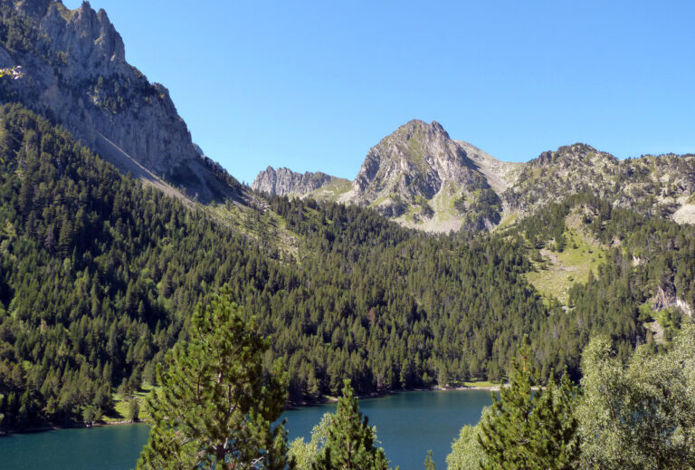 Lago de Sant Maurici, Cataluña, España