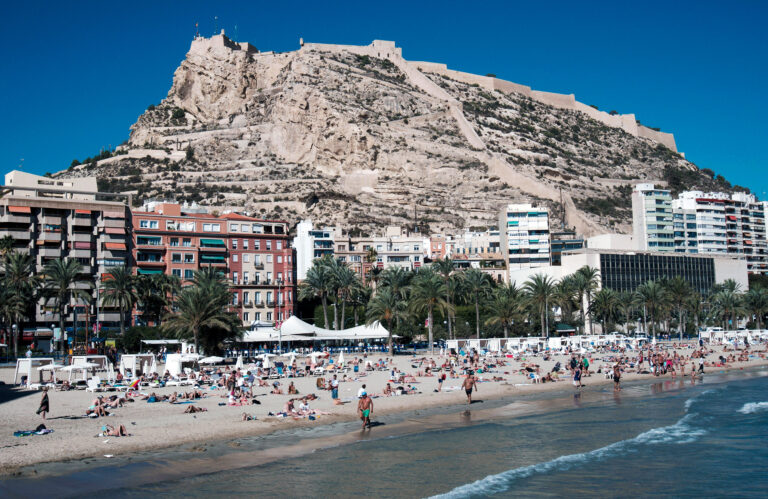 Playa del Postiguet (Platja del Postiguet), Alicante, España