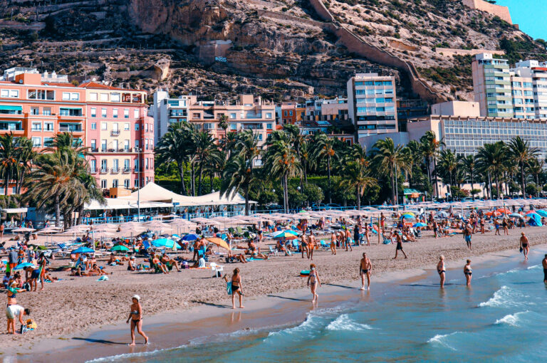 Playa del Postiguet (Platja del Postiguet), Alicante, España